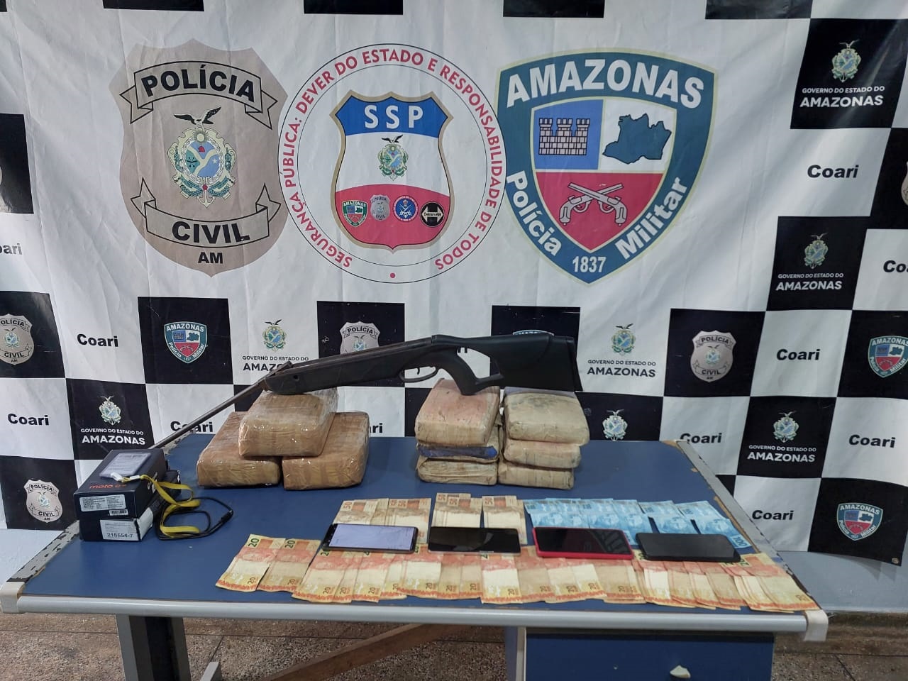 Grupo é preso com arma e drogas escondidos em barco no Amazonas