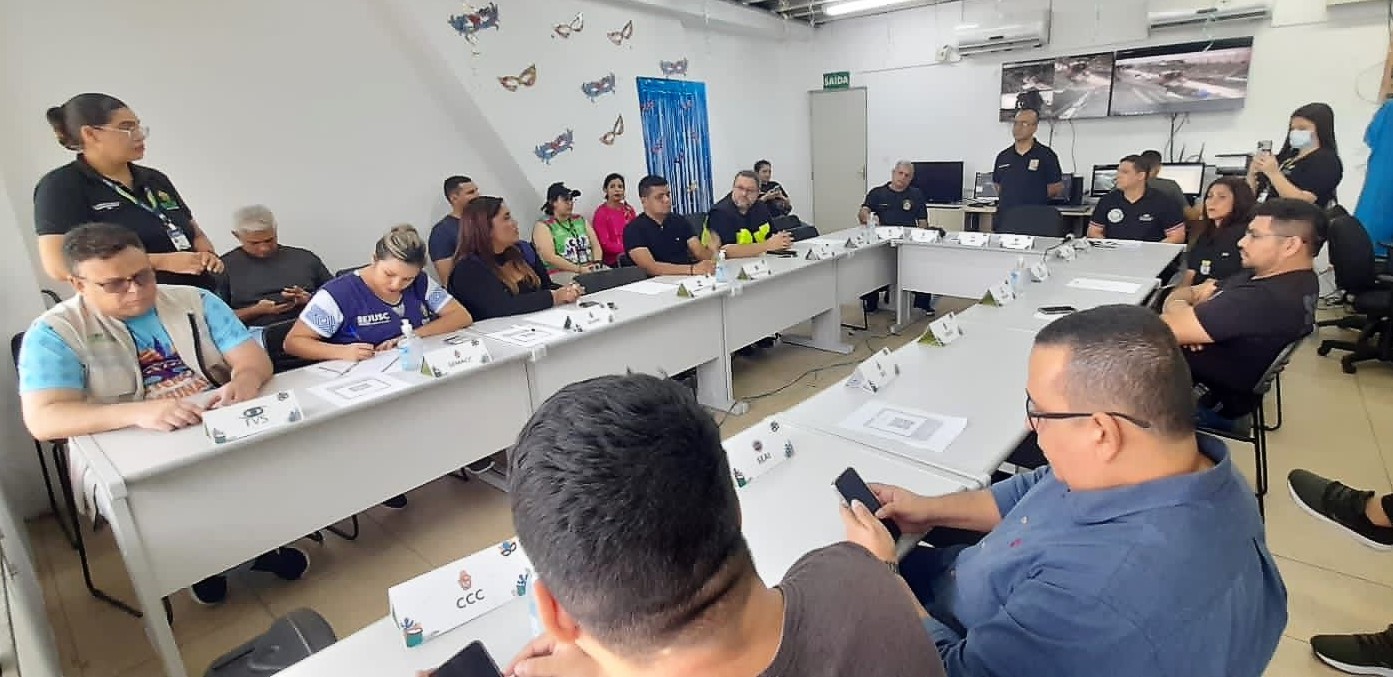 5 foliões testam positivo para Covid-19 durante carnaval em Manaus