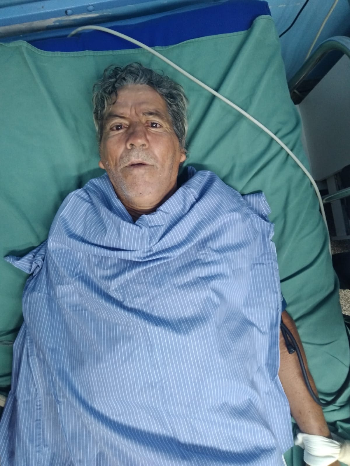 Hospital Platão Araújo procura familiares de paciente internado após queda