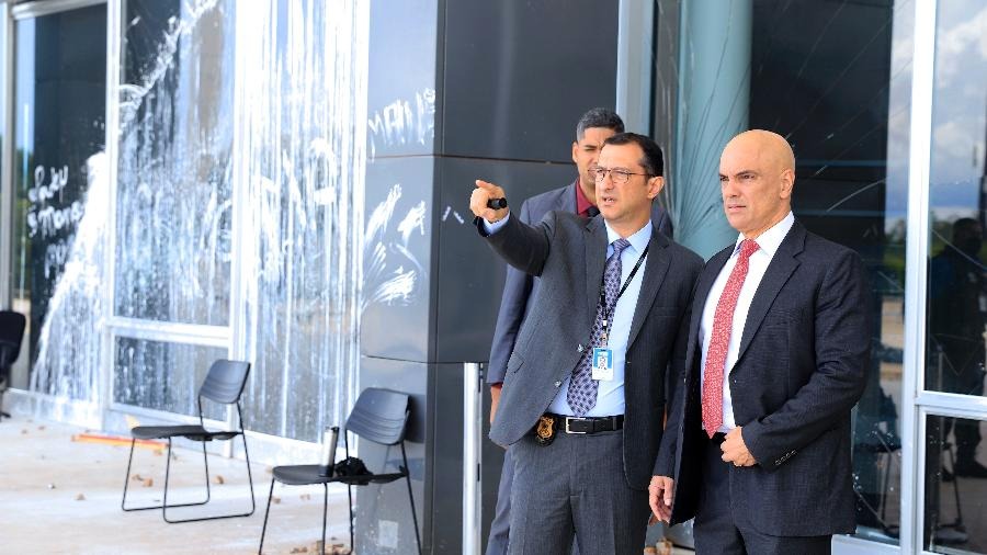 Moraes decide que STF vai julgar militares por atos golpistas
