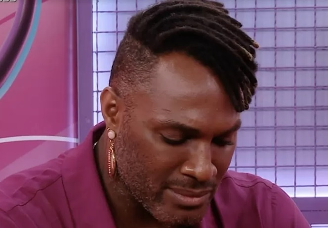 Nicácio chora ao descobrir que sofreu intolerância religiosa no BBB23; veja vídeo