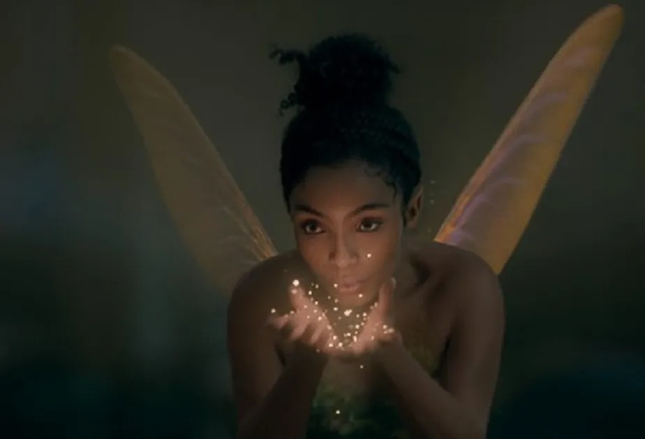 Sininho negra: atriz do novo 'Peter Pan' é alvo de ataques racistas