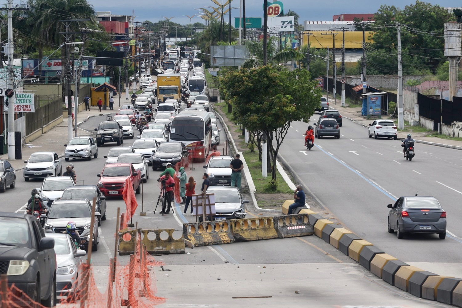 Obras no viaduto do Manoa são retomadas em Manaus