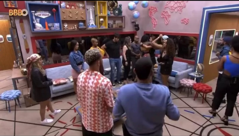 Domitila alfineta Fred e Bruna após eliminação de Key; vídeo