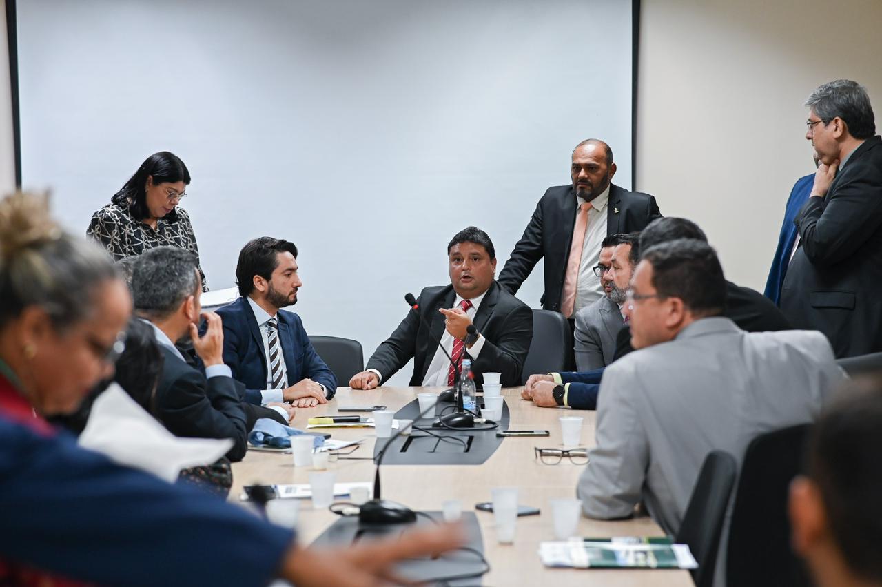 CMM define membros da CPI da Águas de Manaus