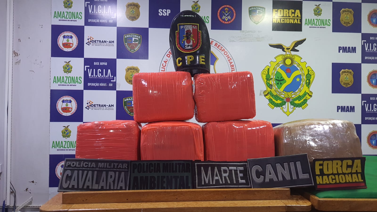 Homem é preso com 26kg de drogas em barco no Amazonas
