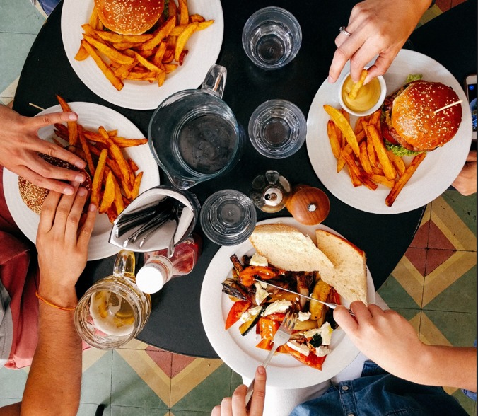 Estudo associa consumo de ultraprocessados a risco de desenvolver 25 tipos de câncer