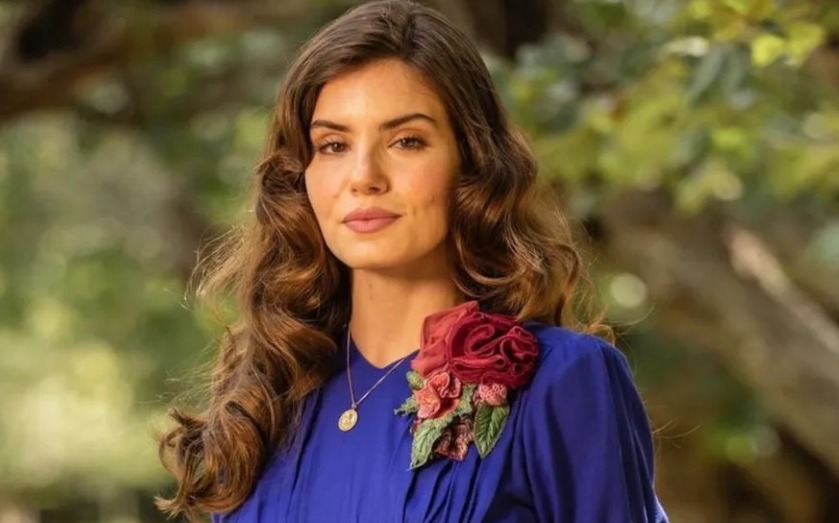 Como Camila Queiroz fez as pazes com a Globo e voltou à TV para 'Amor Perfeito'