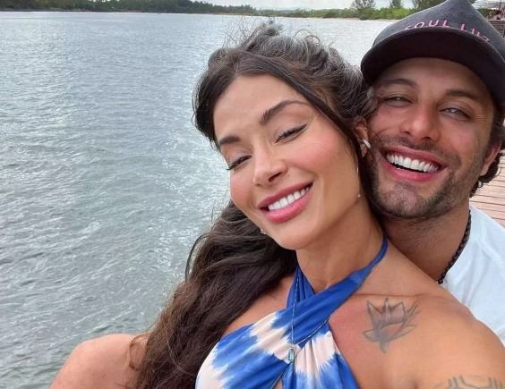 Aline Campos e Jesus Luz reatam namoro após 2 meses separados