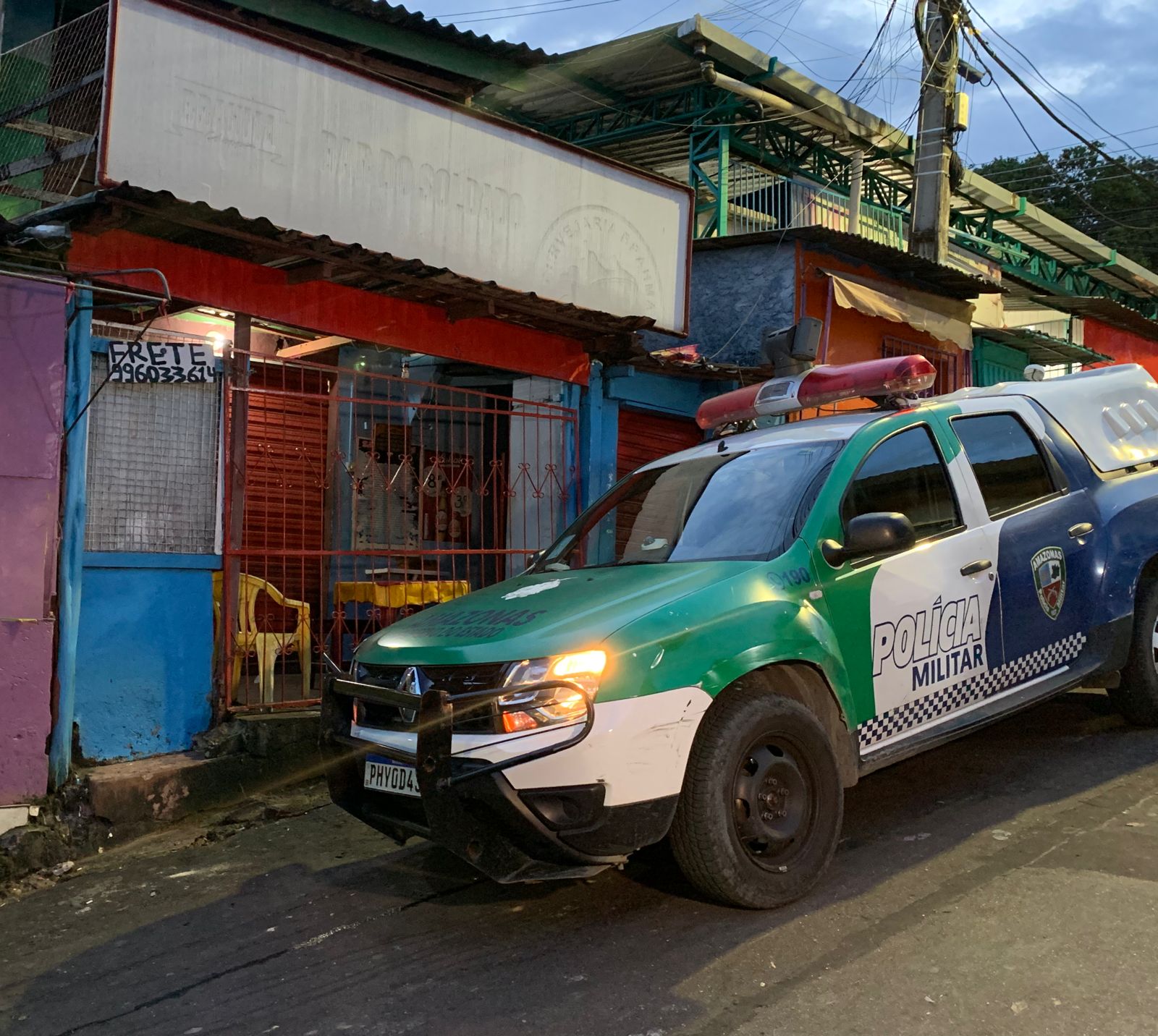 Homem se passa por cliente e mata dono de bar a tiros em Manaus 