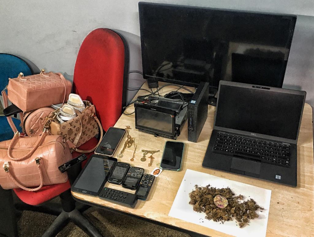 Trio suspeito de assaltar casas em Manaus torturava mulheres e crianças