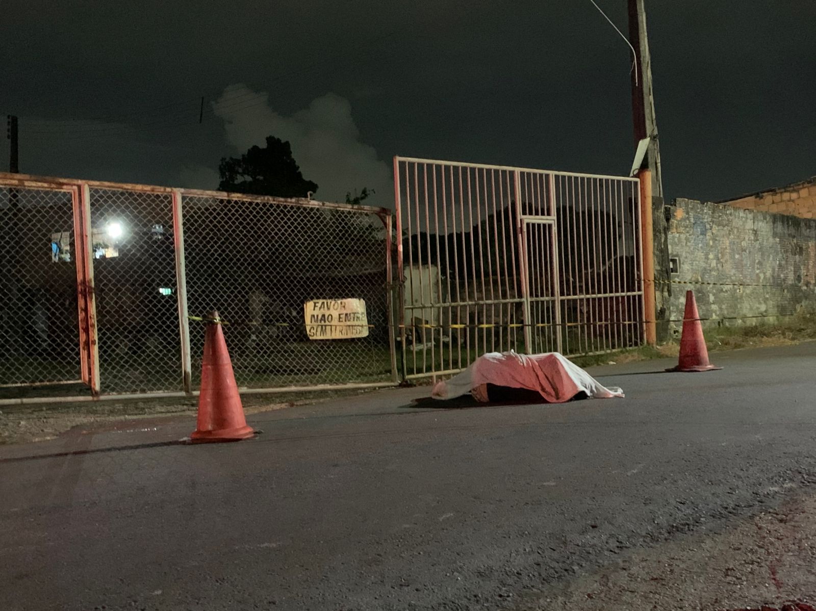 Homem é assassinado a tiros em via pública de Manaus 