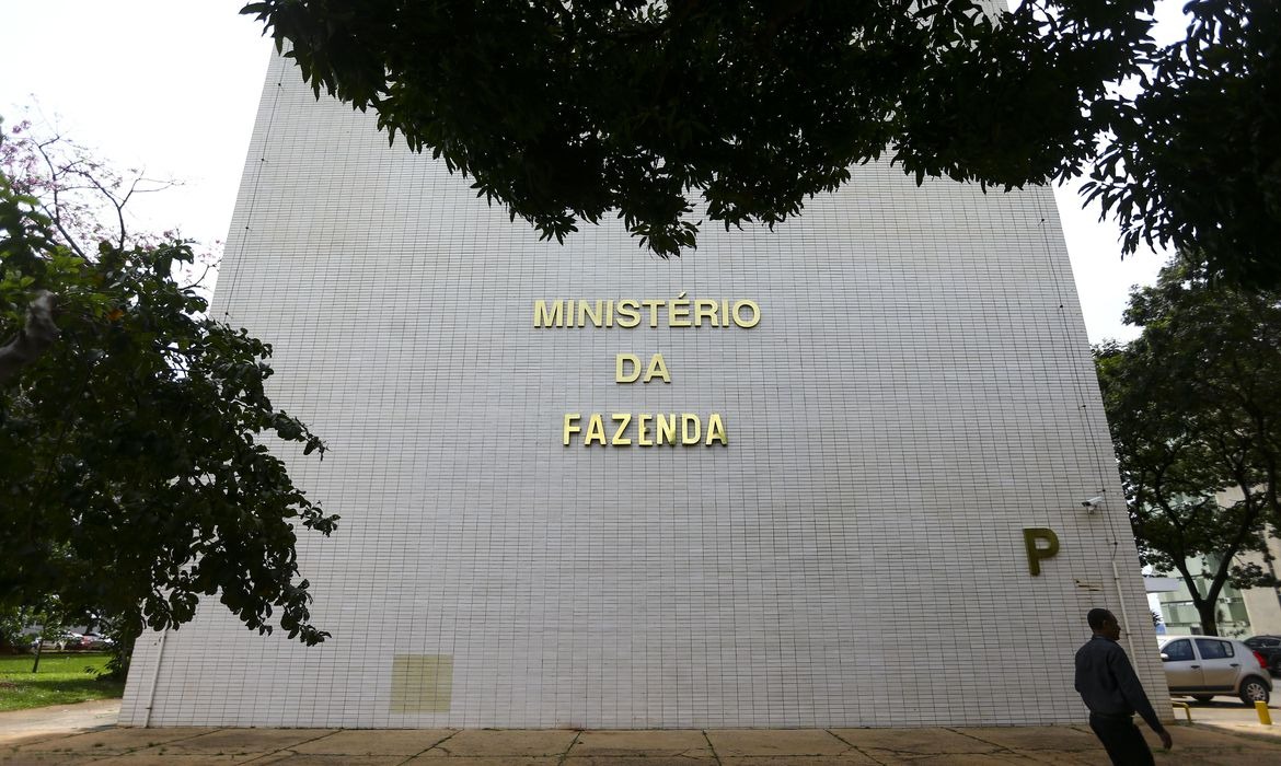 Fazenda nega criação de imposto para compras online