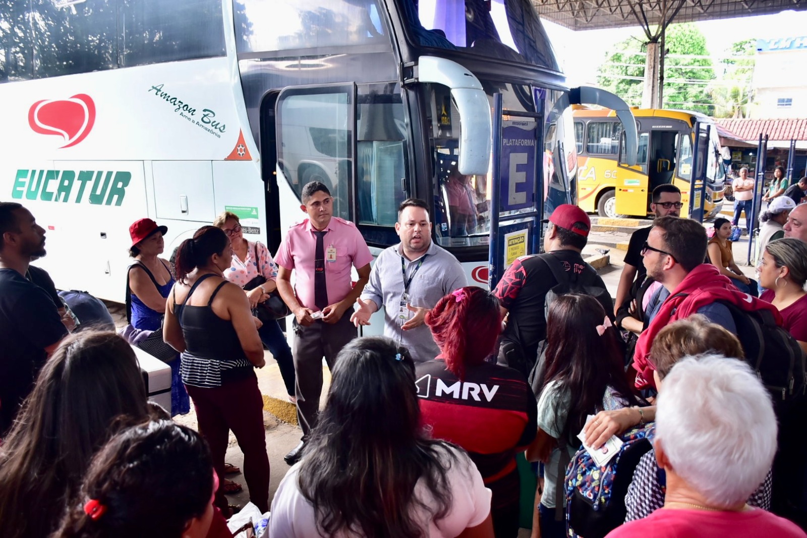 Com irregularidades, ônibus é proibido de sair da rodoviária de Manaus