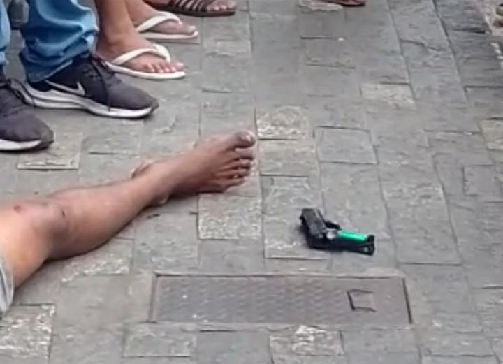 Homem é espancado após assalto no Centro de Manaus