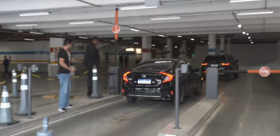 Investigado por fraude em cartão de vacina, Bolsonaro depõe à PF