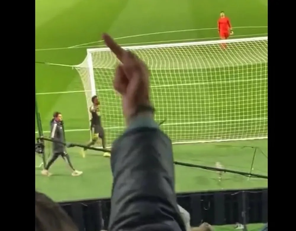 Vinicius Jr. rebate presidente de La Liga após racismo e diz que 'quem se omite se iguala'