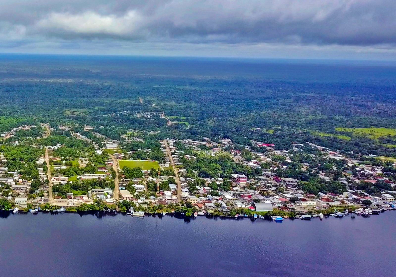 Moradores de Barcelos no Amazonas sofrem com ausência de internet