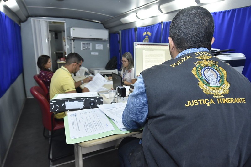 Justiça Itinerante oferta divórcio e mais serviços na zona Oeste de Manaus 