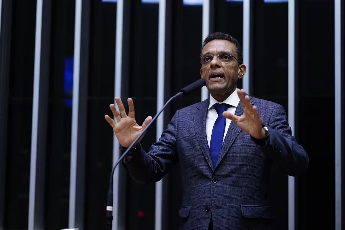 PGR defende denúncia contra deputado Otoni de Paula por ofensas a Moraes