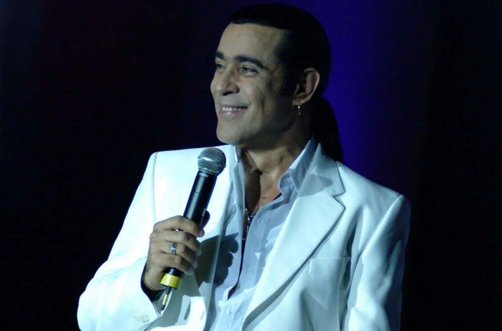 Elymar Santos realiza show na Casa de Praia neste domingo 