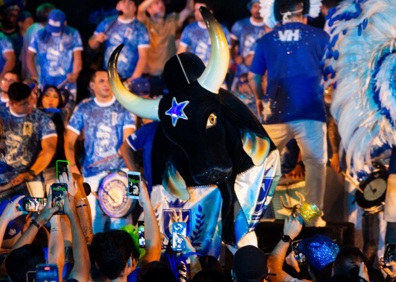 Caprichoso comanda Bar do Boi nesta sexta em Manaus