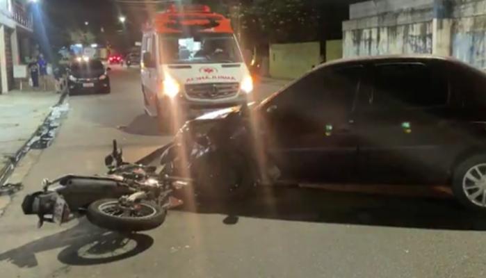 Acidente entre carro e moto deixa duas pessoas feridas em Manaus