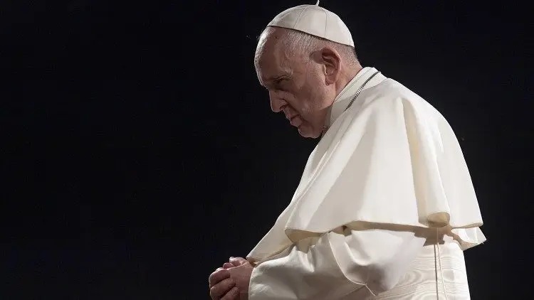 Papa Francisco passa por terapia respiratória após cirurgia 