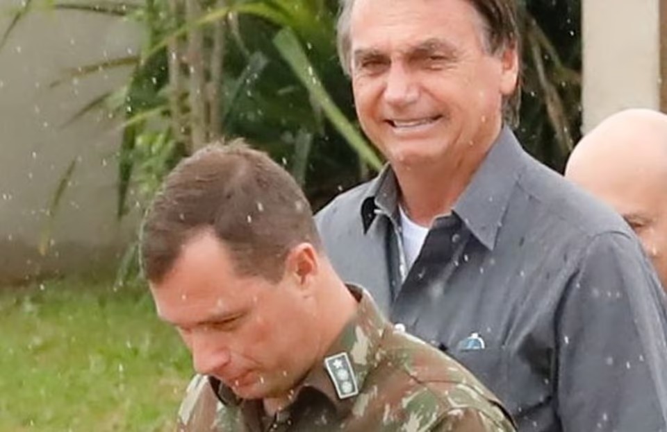 Celular de Cid tinha arsenal teórico para golpe militar