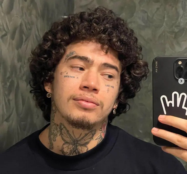 Whindersson Nunes diz ser julgado na Irlanda por tatuagens no rosto