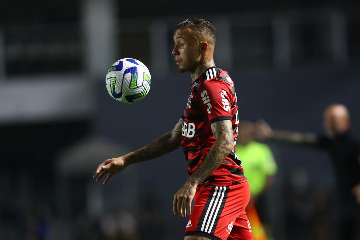 Flamengo bate o Santos em jogo com três gols em 12 minutos e sobe na tabela