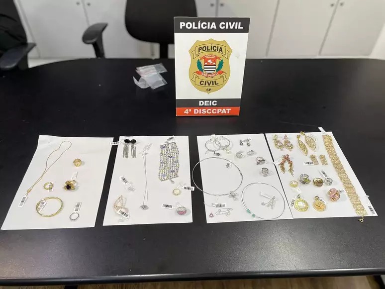 Polícia encontra joias furtadas sendo vendidas em shopping e em casa de leilões
