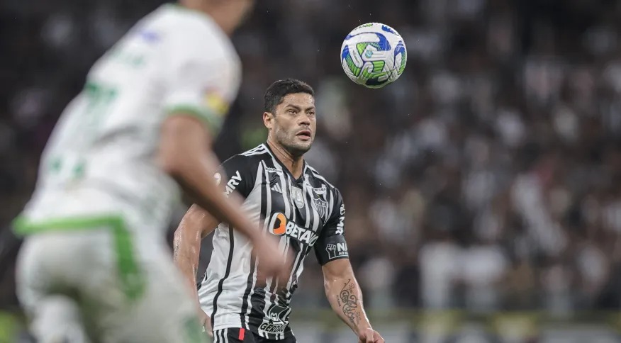 Atlético-MG abre 2 a 0, mas América empata clássico com gol de letra