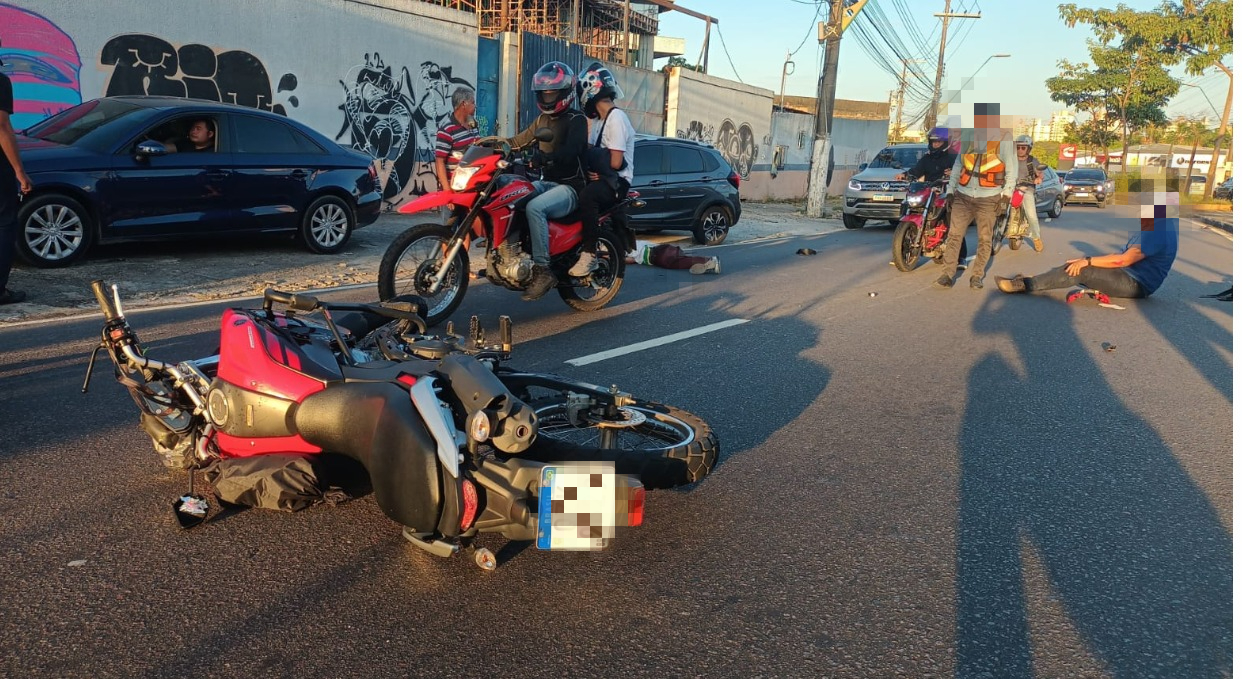 Funcionário público morre atropelado por moto em avenida de Manaus