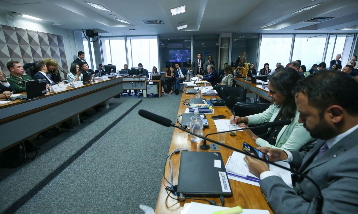 CPMI do 8 de janeiro aprova quebra de sigilos de alvos da investigação