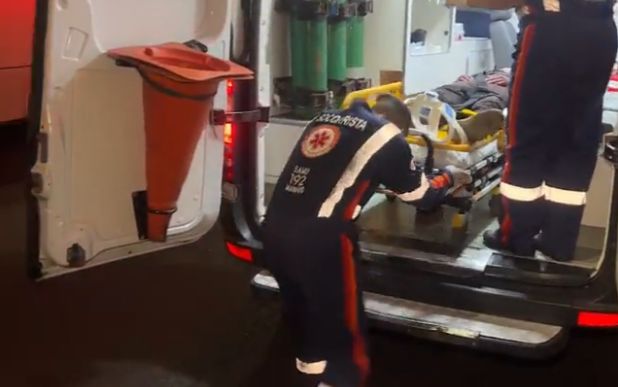 Suspeito de assalto apanha até desmaiar em terminal de ônibus em Manaus