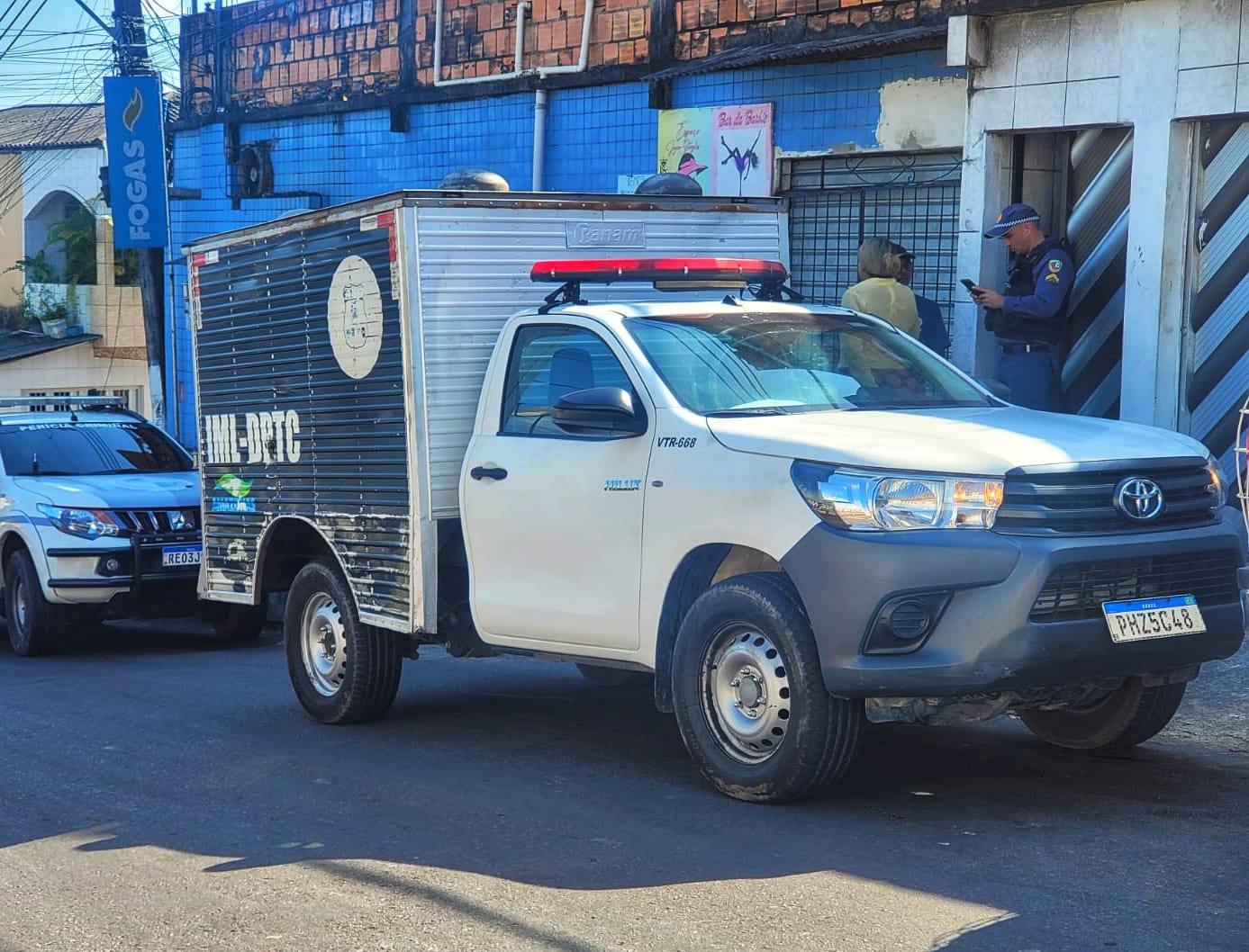 Moradores encontram idoso morto a facadas dentro de kitnet em Manaus