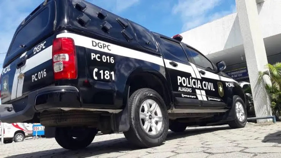 Adolescente mata o marido com golpe de enxada após ser xingada de rapariga