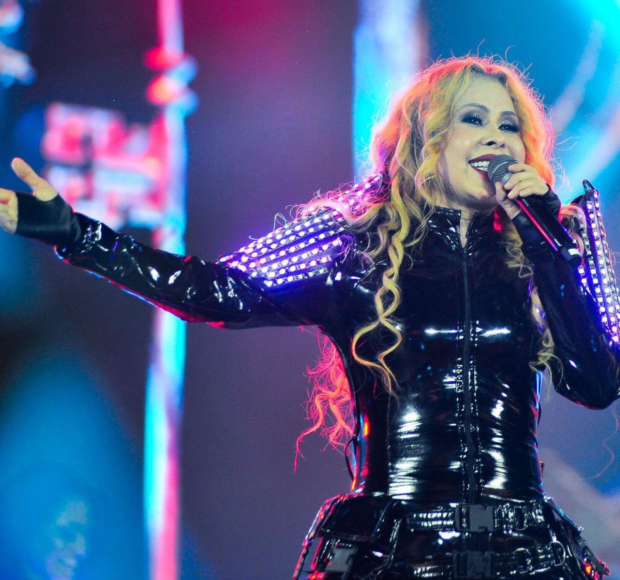 Joelma volta a passar mal em show e cancela agenda por tempo indeterminado 