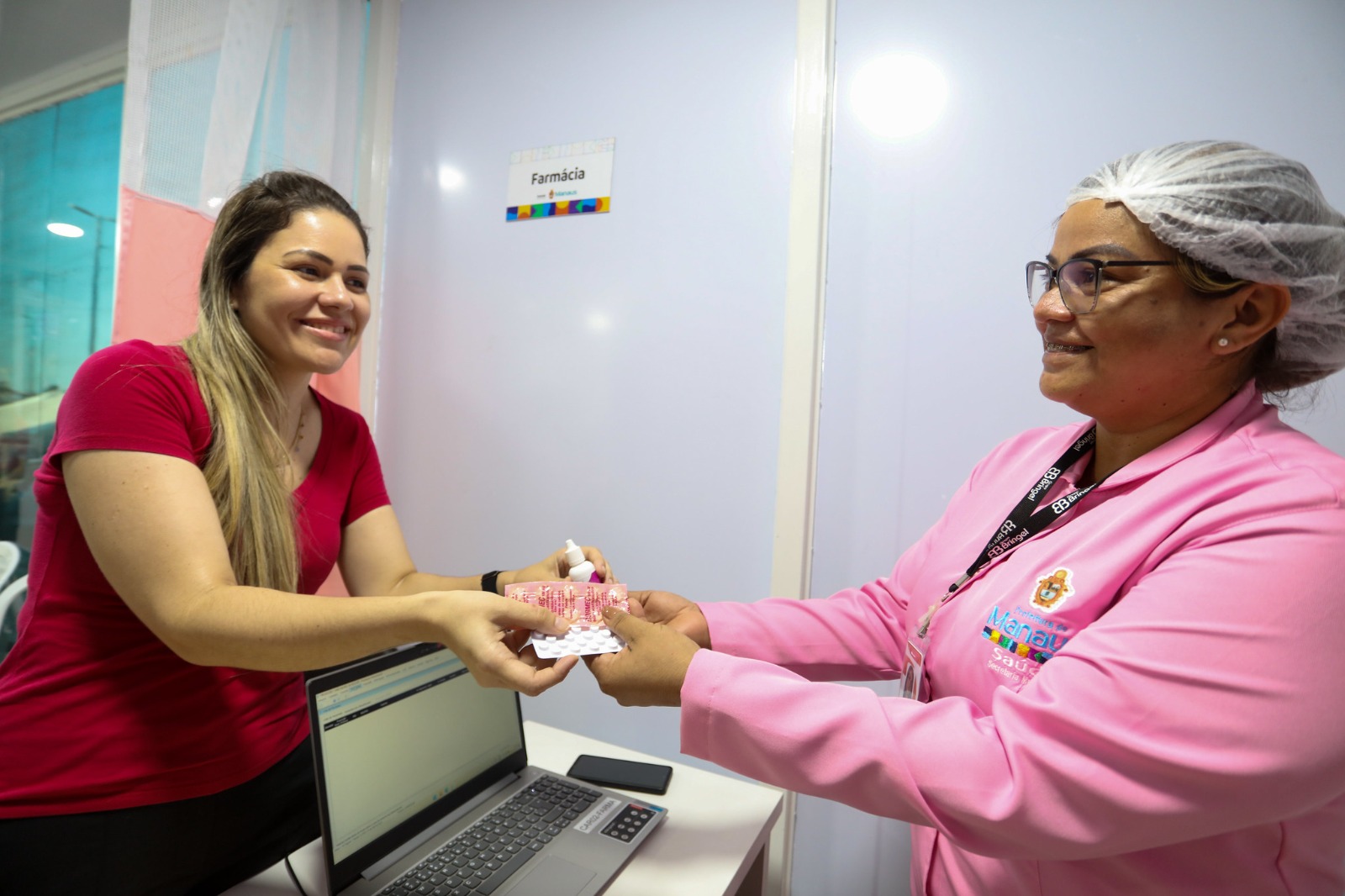 Manaus amplia saúde da mulher com unidades móveis para consultas e exames  