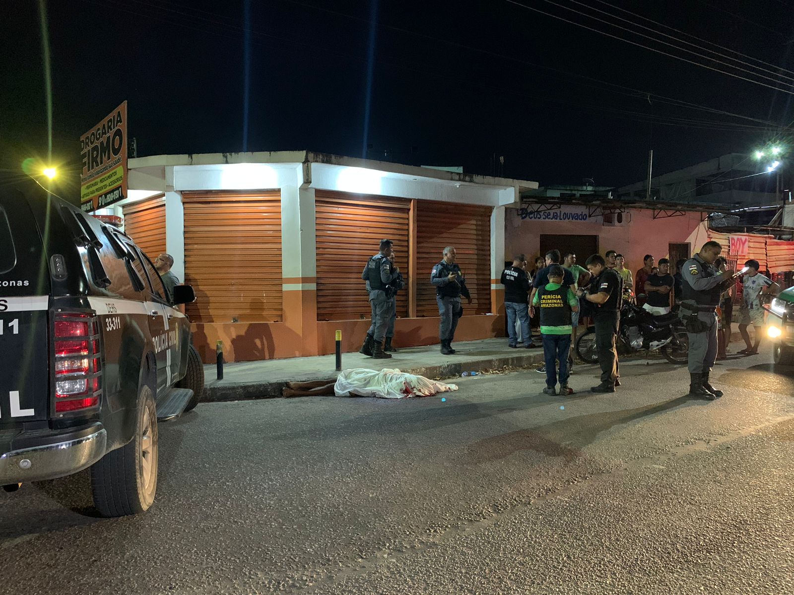 Pistoleiros executam homem com 10 tiros em Manaus