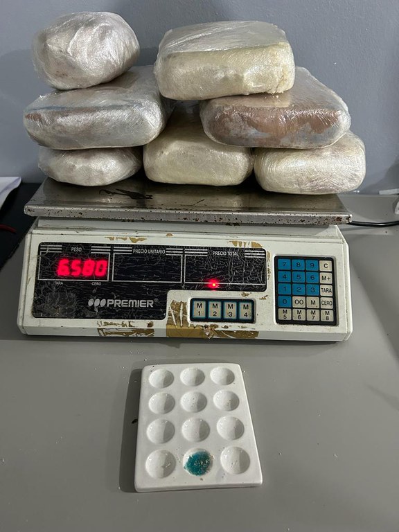 PF prende mulher com mais de 6kg de drogas em porto no Amazonas