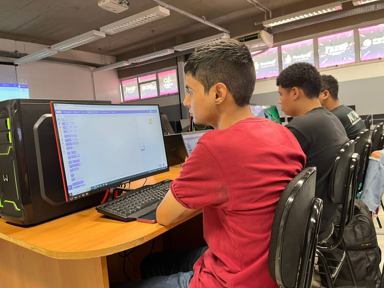 Aulas do curso de programação básica começam hoje em Manaus