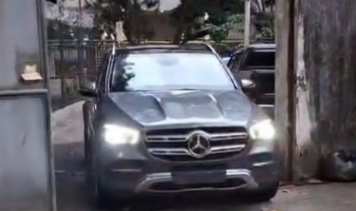 Carro de Fred, ex-jogador do Fluminense, é recuperado após assalto no RJ