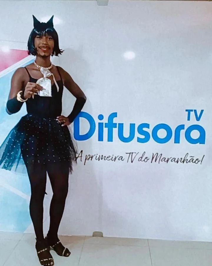 Drag queen ‘Gata Preta’ é morta a facadas e corpo é achado em área de mata 