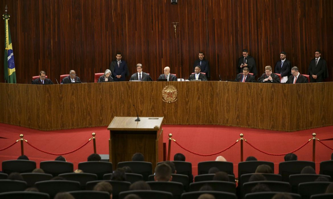 TSE publica decisão que tornou Bolsonaro inelegível