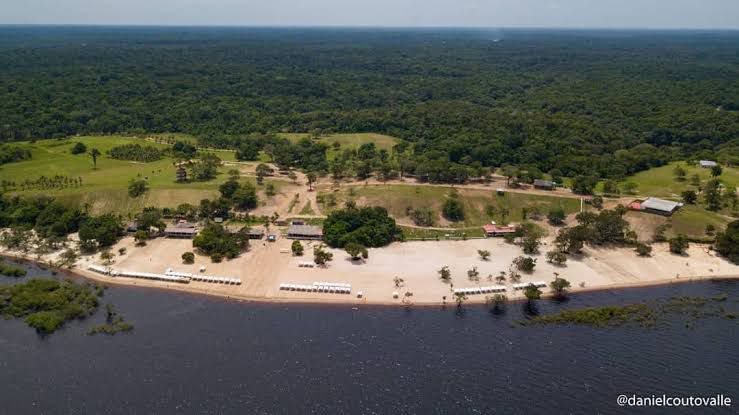 Calor Amazônico: Atraindo Turistas para as Praias do Amazonas