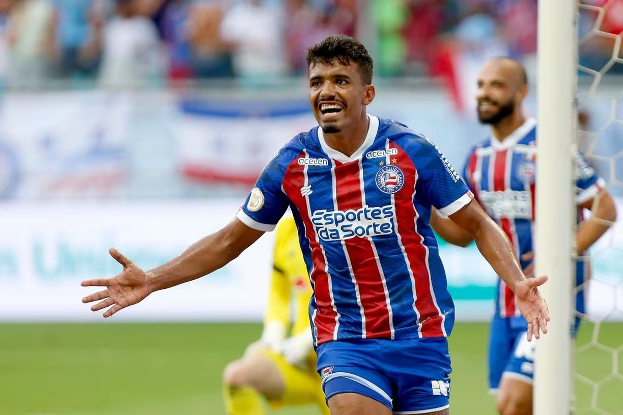 Bahia goleia Bragantino na Fonte Nova e se mantém fora do Z-4