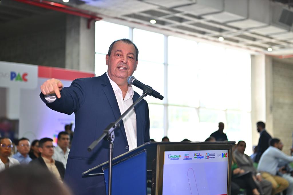 Omar pede ao MEC criação de universidades federais no interior do Amazonas