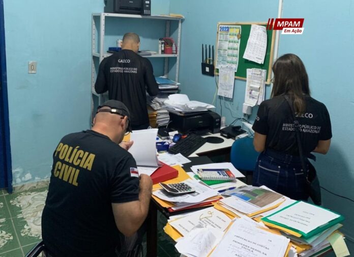Servidores públicos são presos por desvio e lavagem de dinheiro da educação em Manacapuru
